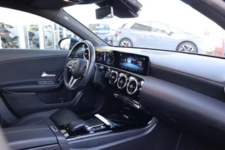 Mercedes A-klasse 180 Business Solution AMG|Automaat|Camera|Stoelverw.|Navi| / 15