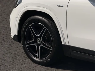 Mercedes-Benz GLA 250 e Business Solution AMG / 13