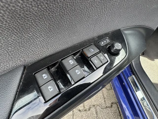 Toyota Prius 1.8 HYBRID FIRST EDITION NAVI STOELVERW AFN-TREKHAAK PARK-SENSOREN BSM CAMERA HUD BLUETOOTH / 10