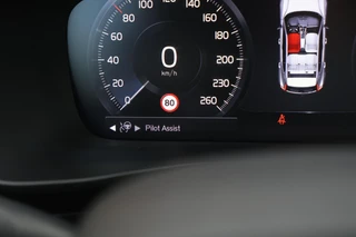 Volvo XC40 T5 Recharge Ultimate Dark | Stoelverwarming | 360° Camera | Pilot Assist | BLIS | H/K  | Leder  |  Keyless / 19