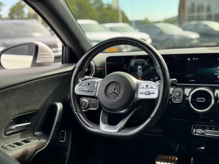 Mercedes-Benz A-klasse 200 AMG Edition Premium Plus * Camera * Carplay * 18 Inch / 32