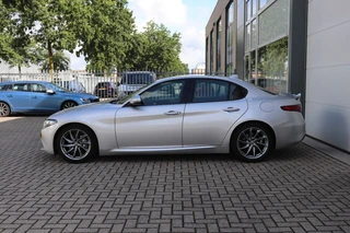 Alfa Romeo Giulia 2.0T SUPER AUT ORIG.NL/A.CarPlay/Ad.Cruise/Stuur&Stoelverw./18inch 114dkm! / 14