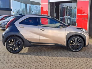 Toyota Aygo X ENVY CABRIO PDC STOELVERWARMING ELEKTRISCH VOUWDAK ZWARTE VELGEN / 5