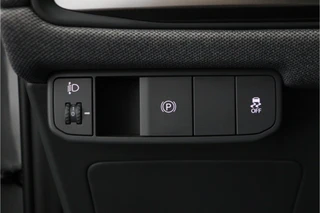 Kia EV3 Plus 81.4 kWh  - SOH 98,8% - Stoel/stuurwiel verwarming - Adaptieve Cruisecontrole - LED lampen - V2L - Fabrieksgarantie tot en met 03-2032 / 23