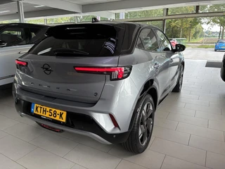 Opel Mokka Electric GS 54 kWh | Climate control | Navigatie | Verwarmbaar stuur | Elektrisch Pakket | Camera | Parkpilot | 18" LM-Velgen | Parkpilot / 50