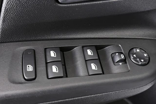 Opel Corsa 1.2 Elegance 100PK Airco Parkeersensoren Apple CarPlay / 26