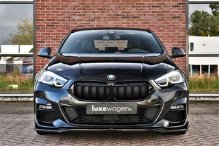 BMW 2 Serie Gran Coupé 218i M-Sport  Shadowline Trekhaak 18inch Live-cockpit Sfeerverlichting / 8