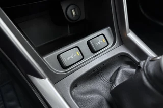 Suzuki S-Cross 1.4 Boosterjet Style Smart Hybrid 110pk | Navigatie | Climate Control | Cruise Control Adaptief | Camera | Trekhaak | Luxe bekleding | Stoelverwarming / 24