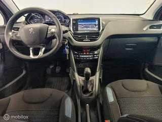 Peugeot 208 1.4 VTi Allure / 8