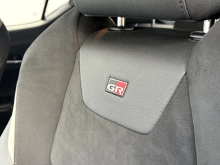 Toyota C-HR 2.0 Hybrid GR-Sport JBL Camera Alcantara Stoelverw Nav/Cruise Voll.Onderhouden! / 49