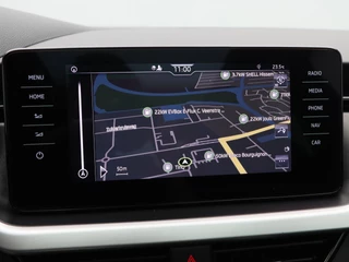 Škoda Scala 1.0 TSi 110 Pk Sport Business | Parkeersensoren | Adaptive Cruise | Panorama dak | Climatronic | Navigatie | Carplay | 16 Inch | 97.324 Km !! / 23
