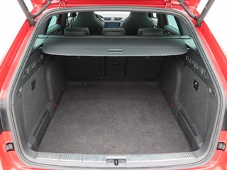 Škoda Superb Combi 1.5 TSi 150 Pk Automaat Sportline Business | Panoramadak | Trekhaak | Virtual Cockpit | Adaptive Cruise | Camera | LED | 19 Inch | 53.466 Km! / 19
