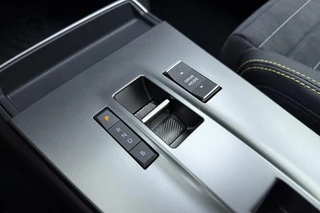 Opel Mokka Electric GSE 54 kWh | GSE | Stoel/stuurverwarming | Achteruitrijcamera | Unieke uitvoering | 20" Lichtmetalen velgen | Adapt. Cruise control | Alcantara sportstoelen / 31