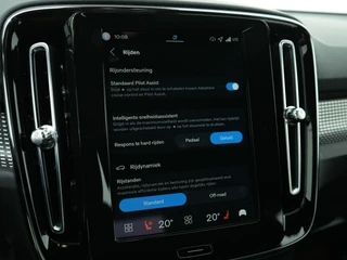 Volvo EX40 SINGLE MOTOR PLUS BLACK EDITION 70 KWH 100% SOH  | Trekhaak | Harman Kardon | Warmtepomp / 52