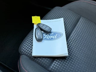 Ford Focus Wagon BWJ 2022 1.0 EcoBoost Hybrid 126PK ST Line  STUUR + STOELVERW. | NAVI | CLIMA | CRUISE | CARPLAY & ANDROID | CAMERA | LMV | PDC / 30