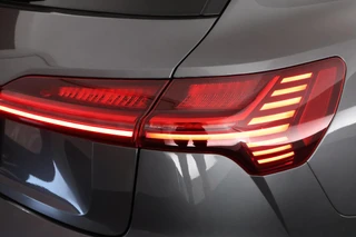 Audi e-tron 55 408pk quattro S edition 95 kWh SOH 94% HUD Elec stoelen Memory Camera ACC S-Line / 38