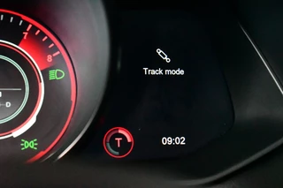 Aston Martin V8 Vantage 4.0 Carbon-ext | Ceramic-brakes | 26dkm / 62