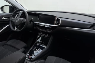Opel Grandland 1.6 Turbo Plug-In Hybrid GS | 225PK | Automaat | Adaptive Cruise Control | Stoelverwarming | Verwarmd stuurwiel | Drive Assist | AGR Stoelen Voor | Navigatie | Parkeercamera achter | Apple Carplay & Android Auto / 15