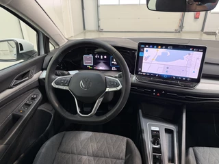 Volkswagen Golf Variant 1.5 eTSI 150pk DSG Style Pano dak / 17