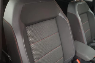 Volkswagen T-Roc 1.5 TSI 150pk DSG Sport Black Style Keyless Camera Virtual Cockpit Navigatie / 36