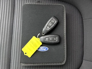 Ford Focus Wagon 1.5 EcoBoost Active Business Automaat | Adaptive Cruise | Stoelverwarming | Camera | Parkeersensoren | Trekhaak / 32