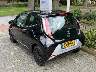 Toyota Aygo 1.0 VVT-i x-clusiv / 34