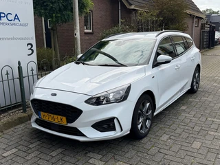 Ford Focus Wagon 1.0 EcoBoost ST Line Business / 2