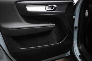 Volvo XC40 2.0 T4 | PANORAMADAK | BLIS | DAB | APPLE | ON CALL | 20" / 28