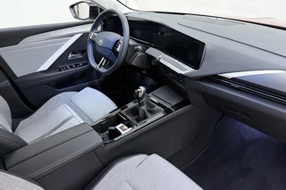 Opel Astra 1.2 Business Elegance 130pk | Navigatie | Climate Control | Stoel-Stuur-Voorruitverwarming | LED Verlichting | Camera | AGR Comfortstoel | Apple Carplay - Android Auto / 4
