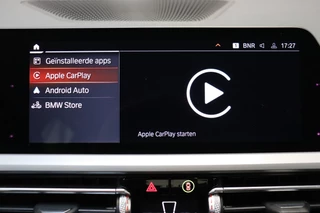 BMW 3 Serie Sedan 320i Executive Edition Automaat  / Trekhaak / Live Cockpit Professional / Cruise Control / Parkeersensoren / Neerklapbare Achterbank / Apple Carplay / Sportstuur / 30