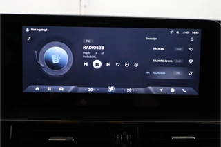 Omoda 5 EV Premium 61 kWh *DEMO* - Stoel/Stuurwiel verwarming - Schuif/Kanteldak - Navigatie - Adaptief Cruise Conrole - WLTP 402 KM - 7 Jaar fabrieksgarantie / 57