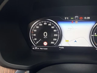 Volvo V60 2.0 T6 Recharge AWD Inscription  | Trekhaak | Pano | LED | Keyless | Adapt. Cruise | Apple/Android | Four C / 23
