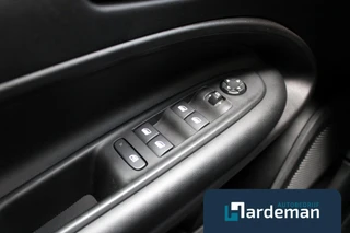 Jeep Avenger 1.2 e-Hybrid Carplay Camera / 11