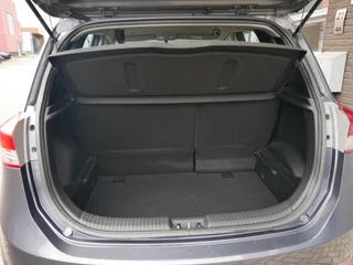 Hyundai ix20 1.6i Premium Camera| Cruise| Navi+BT / 21