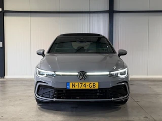 Volkswagen Golf 1.5 eTSI R-Line Pano Virtual Camera IQ Light / 7