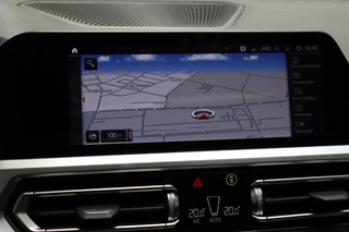 BMW 4 Serie Gran Coupé 420i High Executive M Sport Pakket Automaat  / Live Cockpit Professional / Schuif-/kanteldak / Leder / DAB / Stoelverwarming / 19 Inch / Shadow Line / Active Cruise Control / LED / M Sportremsysteem / Achteruitrijcamera / Extra Getint Glas / 22