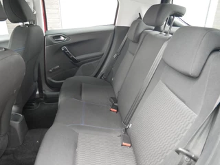 Peugeot 208 1.2 PureTech Signature Cruise| Navi+BT| / 8
