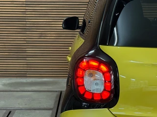 Smart Forfour 1.0 Passion | Automaat | Carplay | Cruise Control | LED | Bicolor | Camera | Lichtmetalen velgen 15 Inch / 36