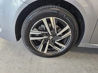 Peugeot 208 1.2 PureTech Allure Geen import | Cruise | Navigatie / 6