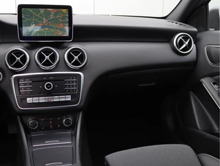 Mercedes-Benz A-Class 180 Ambition  | Trekhaak | Navigatie | LED | Org. NL / 19
