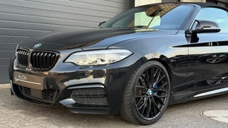 BMW 2-serie Cabrio M240i| M Performance | ACC | Harman Kardon | High Executive / 7