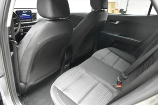 KIA Stonic 1.0 T-GDi MHEV 100pk DCT7 DynamicPlusLine / 12