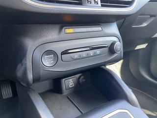 Ford Focus Wagon 1.0 EcoBoost Hybrid 155 pk Titanium AUT. | 1e eigenaar | dealer onderh. | navigatie | cruise control | BTW auto / 30