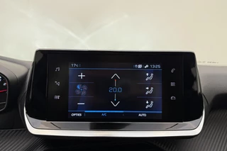 Peugeot 2008 1.2 PureTech 100pk Active Pack | Distributieriem vervangen in mei 2025 bij 92.519km | Navigatie | Climate Control | DAB+ | Lichtmetalen Velgen 16inch | Apple Carplay/Android Auto / 20