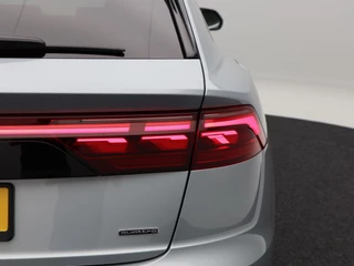Audi Q8 60 TFSi e 490 Pk quattro S-Line Competition | Matrix Laser LED | Vierwielbesturing | B&O Audio | Valcona Leder | 22 Inch | Trekhaak | Head-Up | 20.328 Km!! / 16