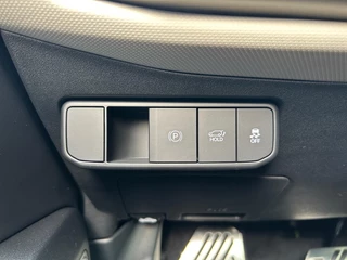 Kia EV4 Hatchback GT-PlusLine 81.4 kWh | Schuif/kanteldak | Lederen bekleding | 360 Graden camera | Head up display | Elektrische achterklep | Elektrische stoel verstelling met geheugen | Stoel verwarming + ventilatie voor | Dodehoek camera | Draadloze oplader / 32