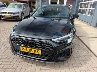 Audi A3 Limousine 35 TFSI S edition S-Line / Matrix LED / Virtual / BTW / Black Pack . / 30