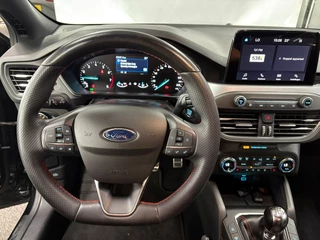 Ford Focus Wagon 1.0 EcoBoost Hybrid ST Line Style/ NL auto/ Achteruitrijcamera/ Sensoren / 13