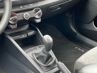 Kia Stonic 1.0 T-GDi MHEV ComfortLine | Airco | Navigatie | Cruise control | Parkeercamera | Apple Carplay/Android Auto / 24