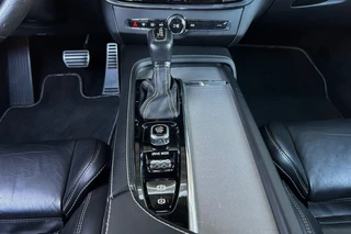 Volvo V90 2.0 T4 R-DESIGN | POLESTAR 210pk | PANORAMA | TREKHAAK | STANDKACHEL | CAMERA / 18